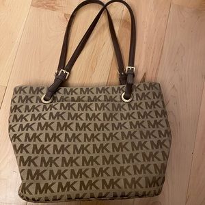 MK tote